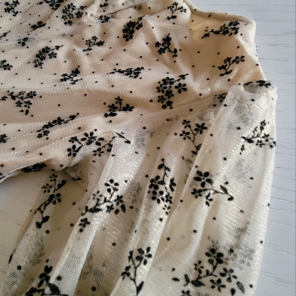 Floral Sheer Blouse - Picture 7 of 9